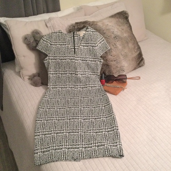 NWT Michael Kors blk/white plaid vneck dress S - Picture 2 of 16